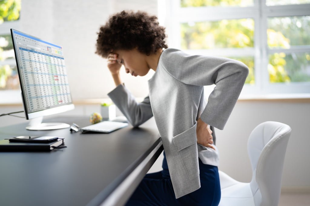 Comment adopter une posture correcte lorsque l’on travaille ?